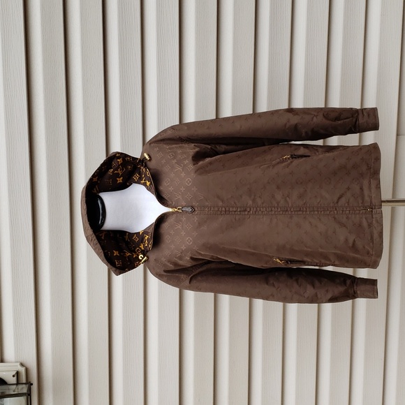 LOUIS VUITTON ICONIC LV MONOGRAM PARKA JACKET IN TECHNICAL TAFFETA - Picture 4 of 14